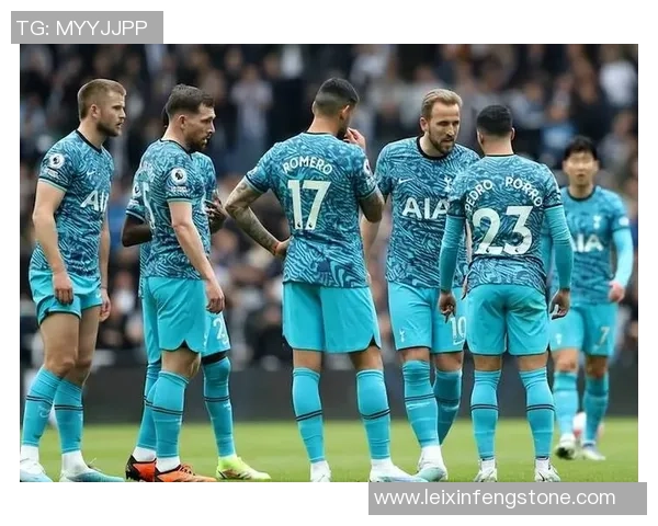 英超惊天逆转里昂6-2大胜巴黎圣日耳曼争议判罚引发全场热议