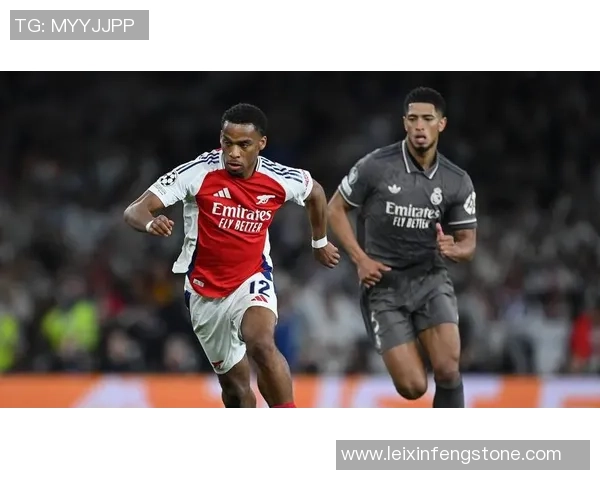 英超激战巴黎圣日耳曼大胜阿森纳五球狂潮战术解析全场震撼